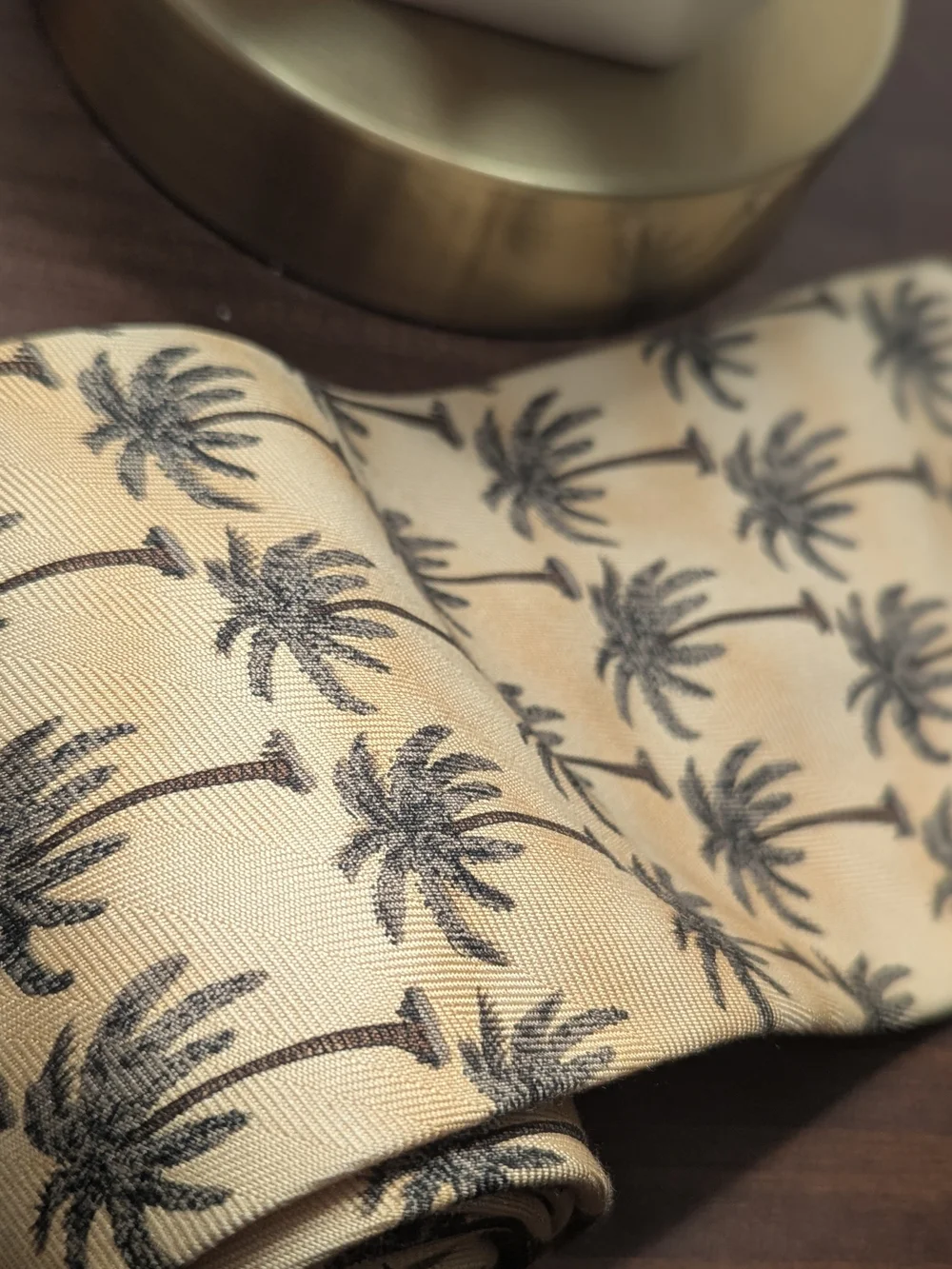 Tommy Bahama 100% Silk Palm Tree Tie Beige Tropical Resort Hawaiian Coastal
